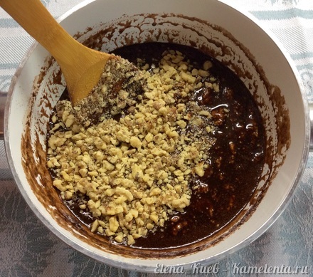 Приготовление рецепта Шоколадно-ореховые бары шаг 7