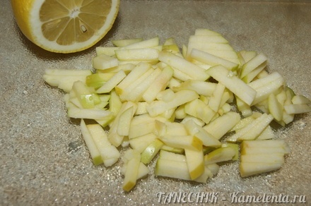 Приготовление рецепта Салат с сельдью и яблоком шаг 6