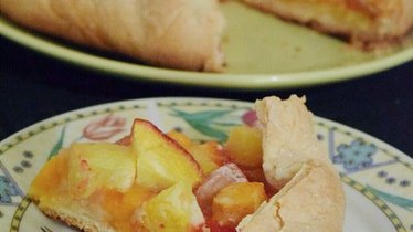 Рецепт Галета с абрикосами, сливами и персиком