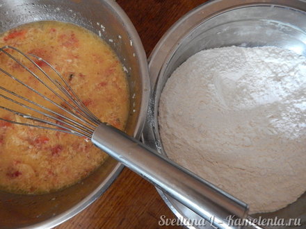 Приготовление рецепта Маффины с запеченными томатами и сыром шаг 3