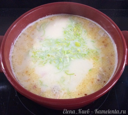 Приготовление рецепта Сырный суп с семгой и креветками шаг 10