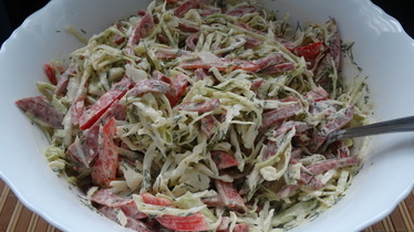Рецепт Салат из молодой капусты с колбасой