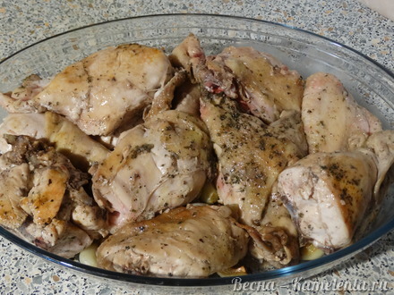 Приготовление рецепта Курица с чесночным пюре шаг 7