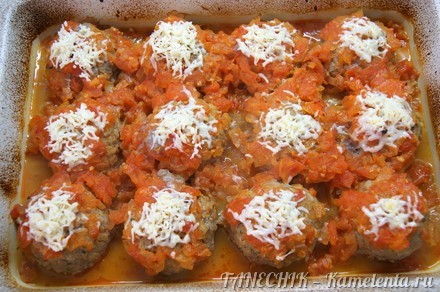 Приготовление рецепта Тефтели с сыром в соусе из томатов шаг 7