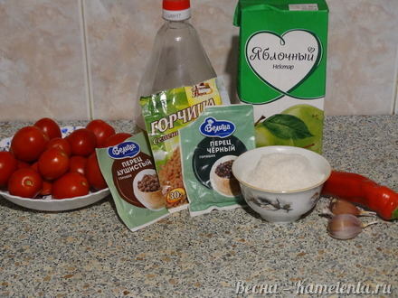 Приготовление рецепта Помидоры в яблочном соке шаг 1