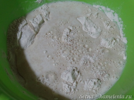 Приготовление рецепта Сметанный хлебушек с зелёным луком шаг 3