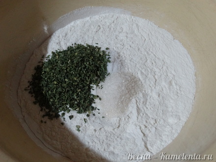 Приготовление рецепта Сметанный хлебушек с зелёным луком шаг 4