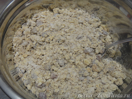 Приготовление рецепта Яблоки с творожным сыром, мёдом  и мюслями шаг 3