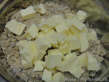 Приготовление рецепта Яблоки с творожным сыром, мёдом  и мюслями шаг 4