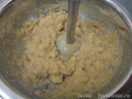 Приготовление рецепта Яблоки с творожным сыром, мёдом  и мюслями шаг 11