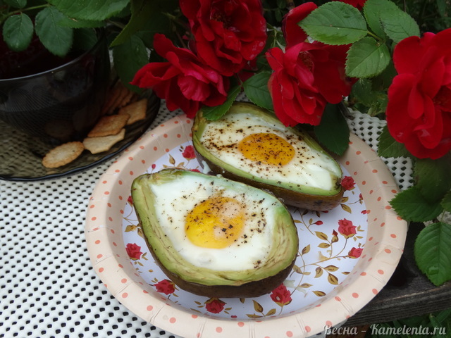 Рецепт яичницы в лодочке авокадо