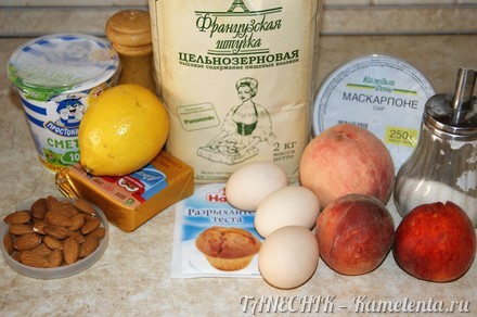 Приготовление рецепта Пирог с маскарпоне и персиками шаг 1
