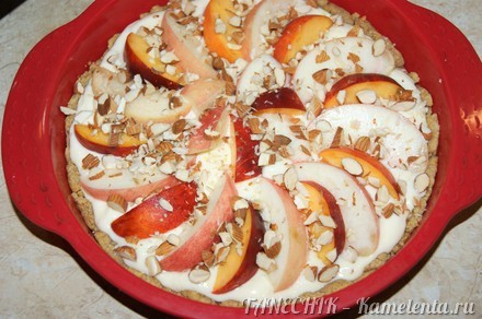 Приготовление рецепта Пирог с маскарпоне и персиками шаг 7