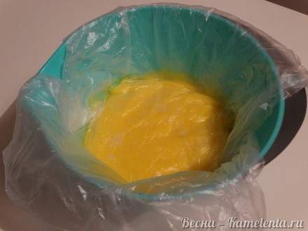 Приготовление рецепта Клубничный муссовый торт с лимонным курдом шаг 9