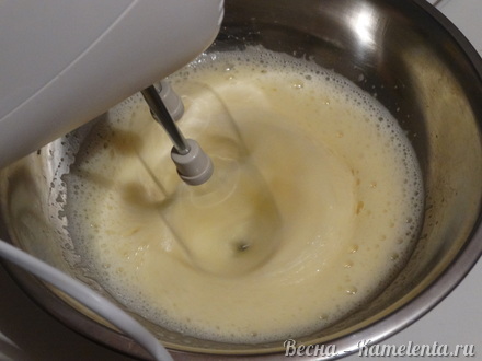 Приготовление рецепта Клубничный муссовый торт с лимонным курдом шаг 11