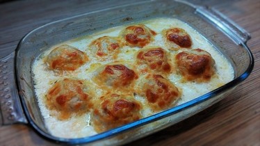 Рецепт Куриные тефтели в сметанном соусе