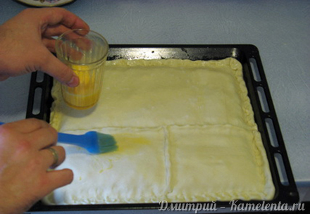 Приготовление рецепта Слоеный пирог с капустой шаг 7