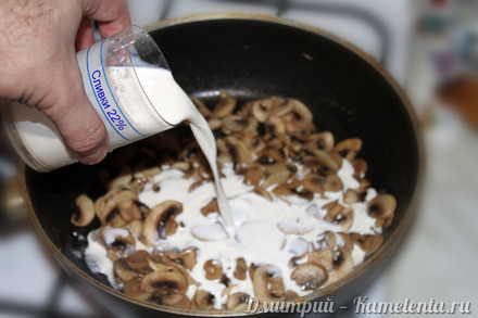 Приготовление рецепта Мафальдини в сливочном соусе с грибами шаг 6