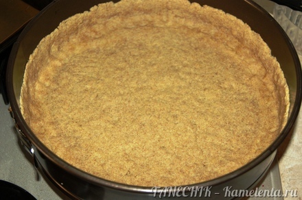 Приготовление рецепта Пирог с суфле из черной смородины шаг 8