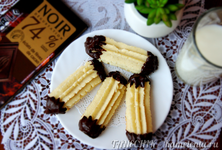 Приготовление рецепта Венское печенье с шоколадными хвостиками шаг 10