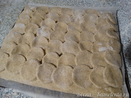 Приготовление рецепта Пирог с картофелем и колбасным сыром шаг 15