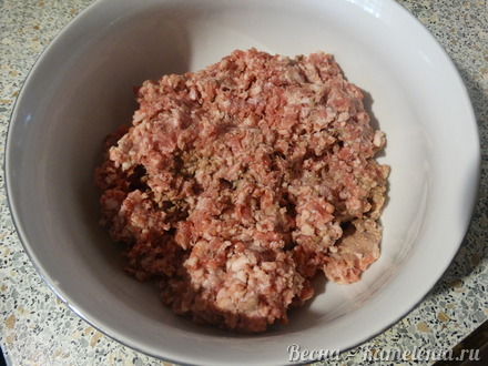Приготовление рецепта Мясные фрикадельки с хреном тушёные в майонезе из фасоли. шаг 9