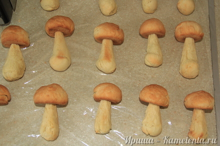 Приготовление рецепта Печенье &quot;Лесные грибочки&quot; шаг 14
