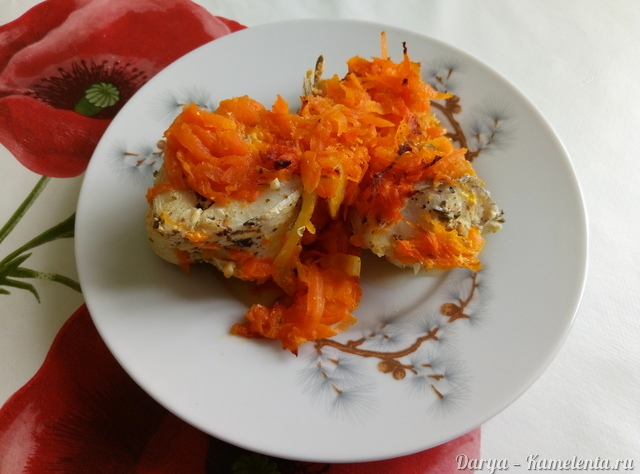 Рецепт хека запеченного с морковью и луком