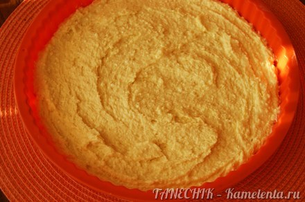 Приготовление рецепта Творожный пирог с яблоками и кокосовой карамелью шаг 4