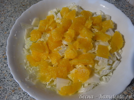 Приготовление рецепта Салат из пекинской капусты с апельсином и куриной грудкой шаг 4