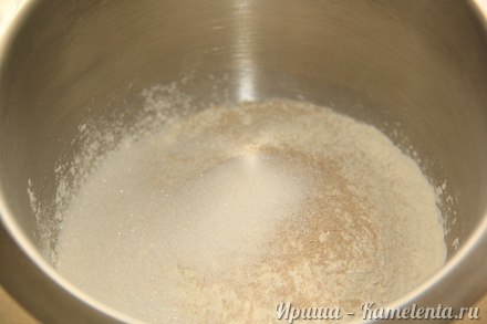 Приготовление рецепта Пасхальный венок с курагой и орехами шаг 2
