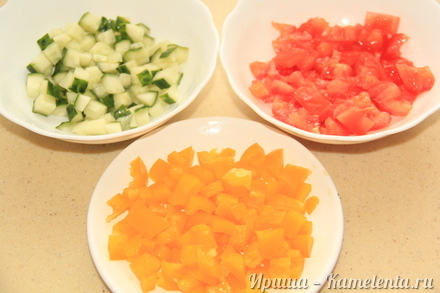Приготовление рецепта Салат из пекинской капусты с морковью и перцем шаг 1