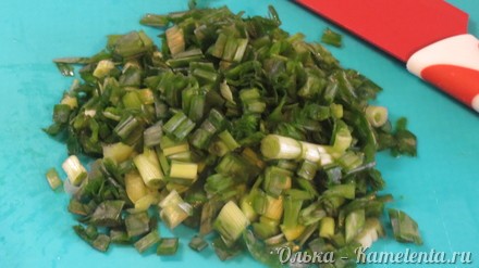 Приготовление рецепта Нежное клафути с черемшой и зеленым луком шаг 3