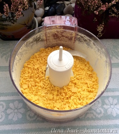 Приготовление рецепта Куриное филе в кукурузной панировке с дип-соусом карри шаг 3