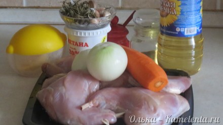 Приготовление рецепта Кролик в сметане, запеченный в духовке шаг 1