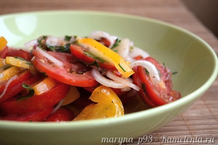 Приготовление рецепта Салат из томатов шаг 1