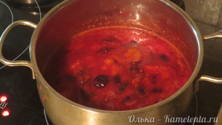 Приготовление рецепта Пикантный соус из слив к мясным блюдам шаг 3