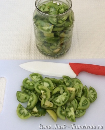 Приготовление рецепта Салат из зеленых помидор шаг 2