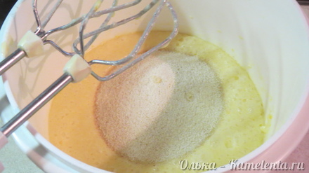 Приготовление рецепта Сладкий пирог с дыней шаг 4