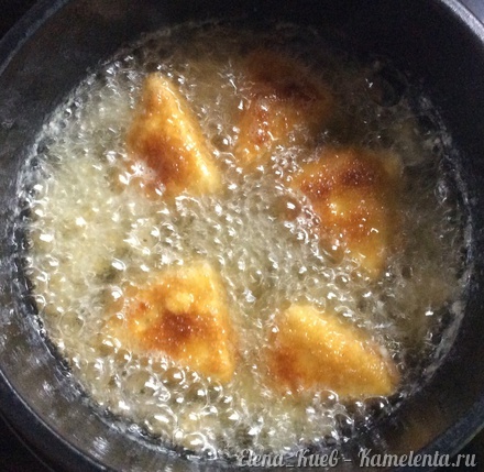 Приготовление рецепта Жареный сыр Камамбер шаг 8