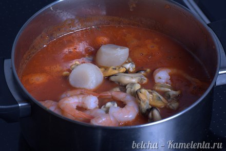 Приготовление рецепта Томатный суп с морепродуктами шаг 4