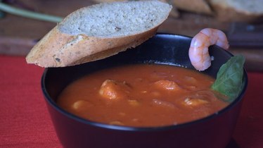 Рецепт Томатный суп с морепродуктами