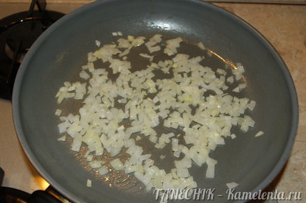 Приготовление рецепта Теплый салат с кальмарами шаг 4