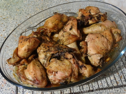 Приготовление рецепта Курица с чесночным пюре шаг 8