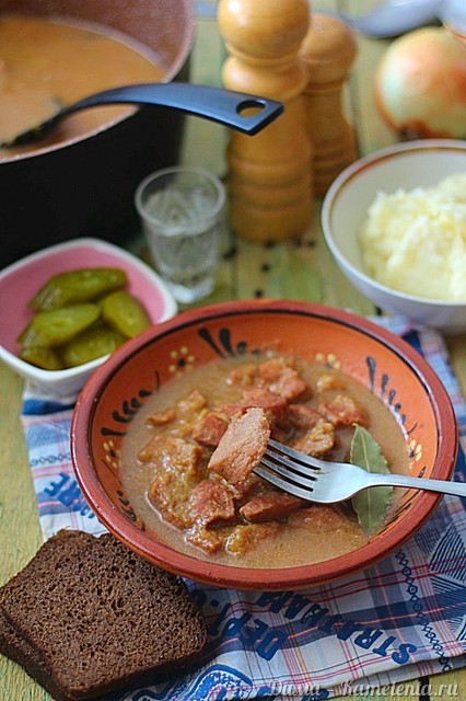 Рецепт свинины в луковом соусе
