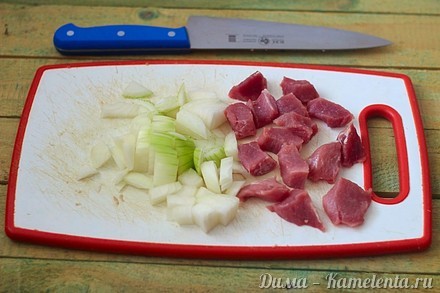 Приготовление рецепта Свинина в луковом соусе (или мясо-по еврейски) шаг 2