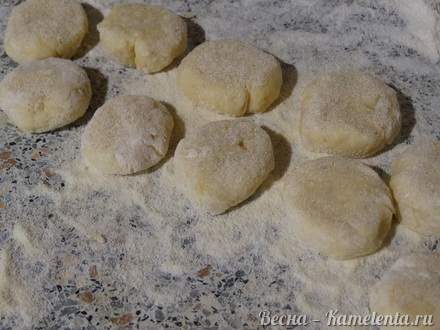 Приготовление рецепта Ленивые вареники из картошки со шкварками шаг 13