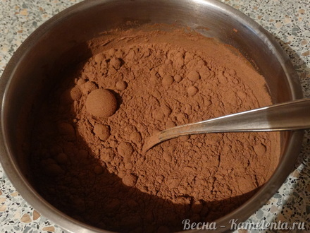 Приготовление рецепта Горячий густой шоколад шаг 2