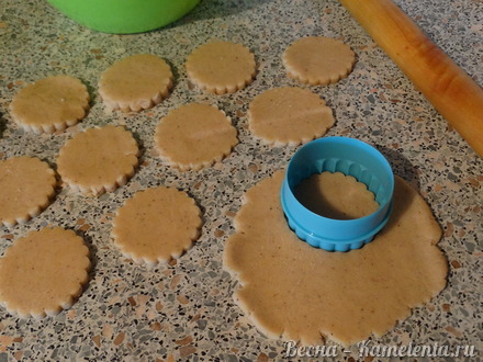 Приготовление рецепта Имбирное печенье с корицей шаг 8