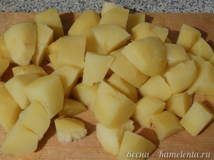 Приготовление рецепта Отварной картофель в сметане шаг 2